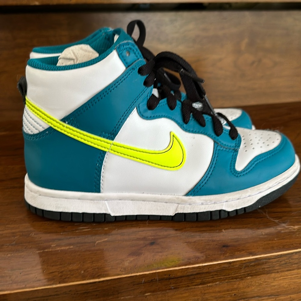 Nike Dunks teal & white